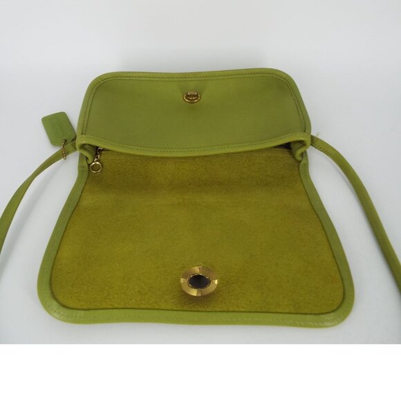 Vintage COACH Dinky 9375 Lime Green Leather Turn Lock Crossbody Bag Made in USA - Picture 7 of 12